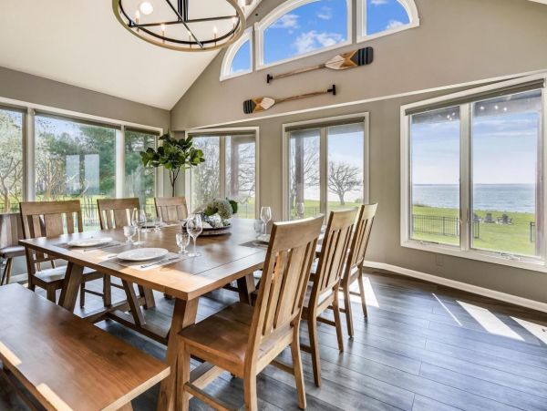 Posh Seven Bedroom Bay Front Vacation Rental in Maryland