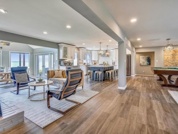 Posh Seven Bedroom Bay Front Vacation Rental in Maryland
