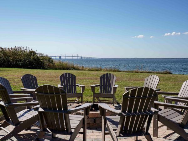 Posh Seven Bedroom Bay Front Vacation Rental in Maryland