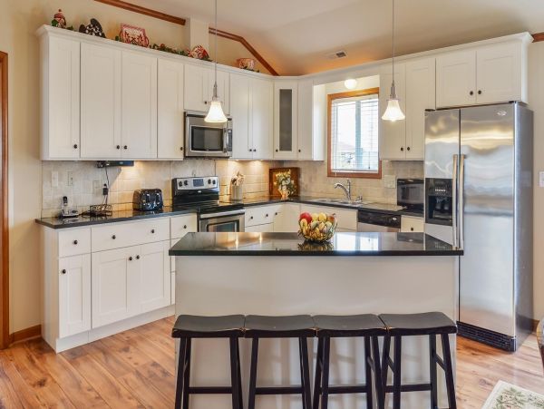 Coastal Relaxation with 6 Bedrooms & Great Amenities