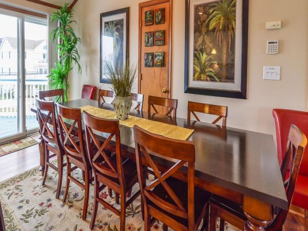 Coastal Relaxation with 6 Bedrooms & Great Amenities