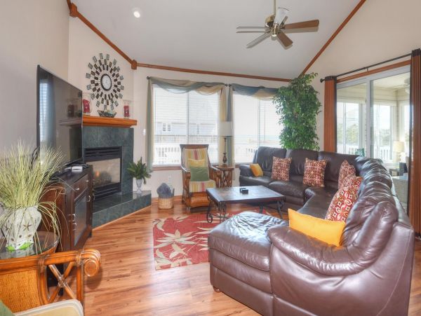 Coastal Relaxation with 6 Bedrooms & Great Amenities