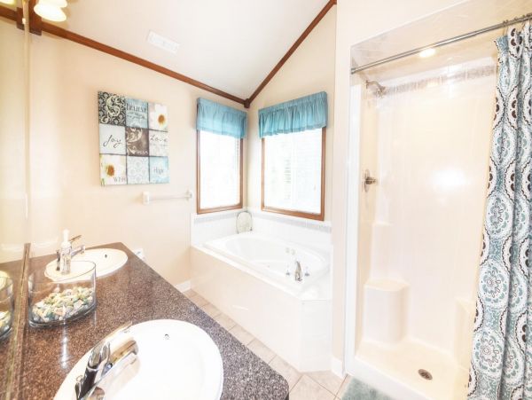Coastal Relaxation with 6 Bedrooms & Great Amenities