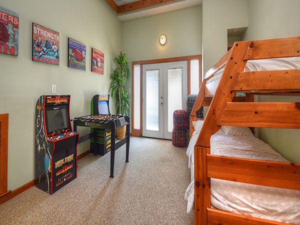 Coastal Relaxation with 6 Bedrooms & Great Amenities