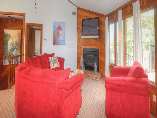 Canal View Vacation Home with 6 Bedrooms & Pool