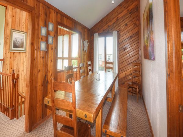 Canal View Vacation Home with 6 Bedrooms & Pool