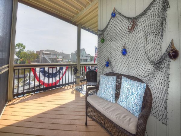 Canal View Vacation Home with 6 Bedrooms & Pool