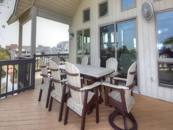 Canal View Vacation Home with 6 Bedrooms & Pool