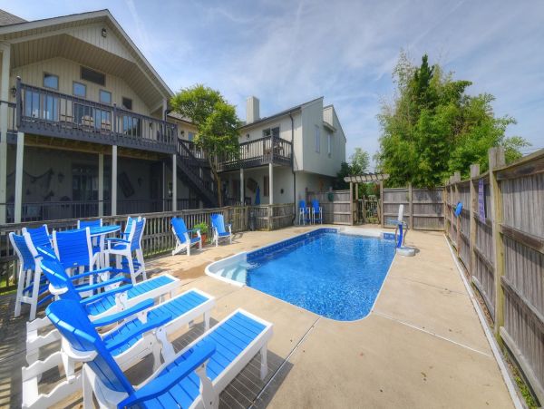 Canal View Vacation Home with 6 Bedrooms & Pool