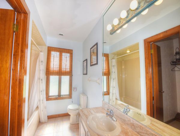 Canal View Vacation Home with 6 Bedrooms & Pool