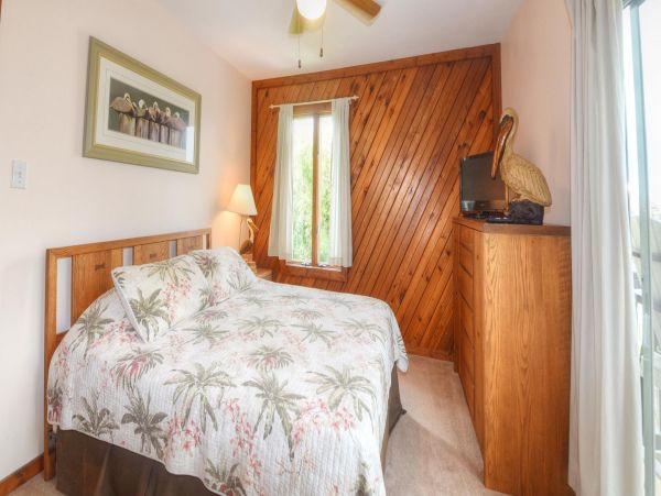 Canal View Vacation Home with 6 Bedrooms & Pool