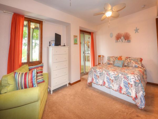 Canal View Vacation Home with 6 Bedrooms & Pool