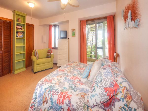 Canal View Vacation Home with 6 Bedrooms & Pool