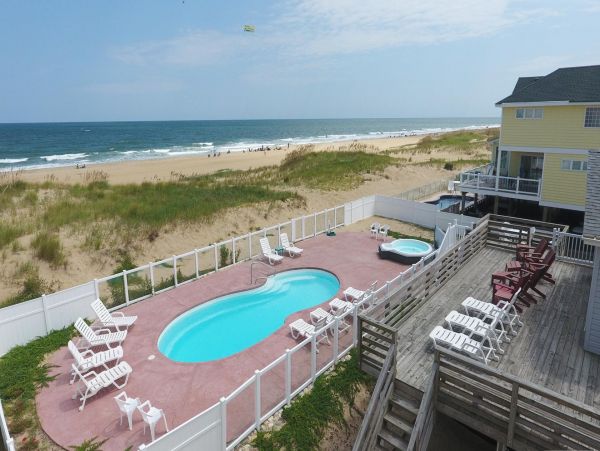 Six Bedroom Oceanfront Vacation Rental in Virginia Beach