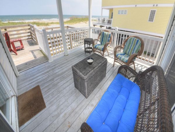 Six Bedroom Oceanfront Vacation Rental in Virginia Beach