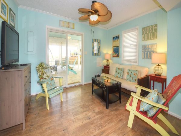 Six Bedroom Oceanfront Vacation Rental in Virginia Beach