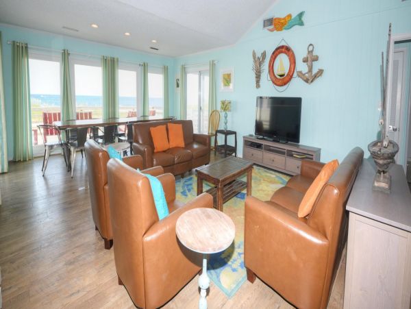 Six Bedroom Oceanfront Vacation Rental in Virginia Beach