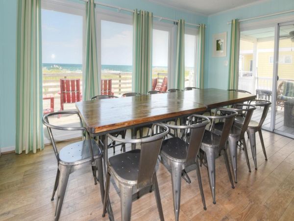 Six Bedroom Oceanfront Vacation Rental in Virginia Beach
