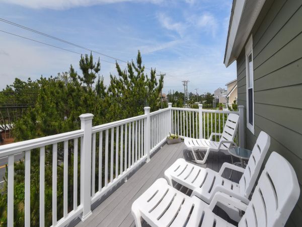 Comfortable Virginia Beach Vacation Home with Private Pool