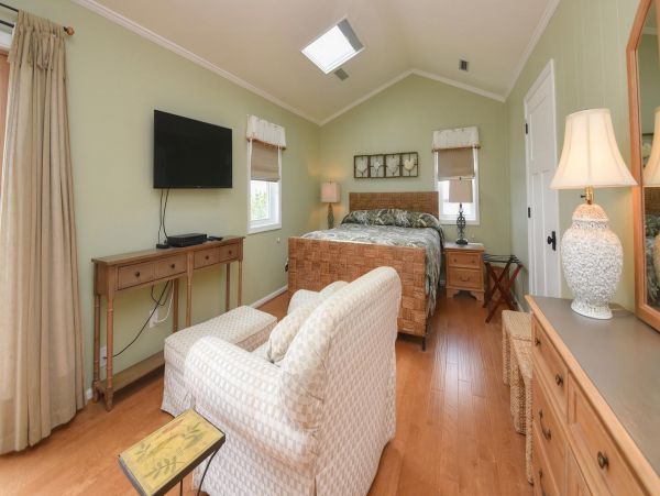 Comfortable Virginia Beach Vacation Home with Private Pool