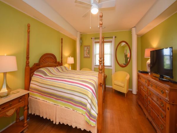 Comfortable Virginia Beach Vacation Home with Private Pool