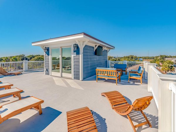 Seven Bedroom Walk to Beach Isle of Palms Vacation Rental