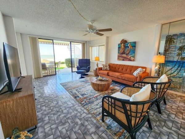 Beachfront Vacation Condo with 2 Bedroom in Belleair Beach