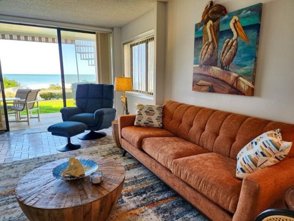 Beachfront Vacation Condo with 2 Bedroom in Belleair Beach
