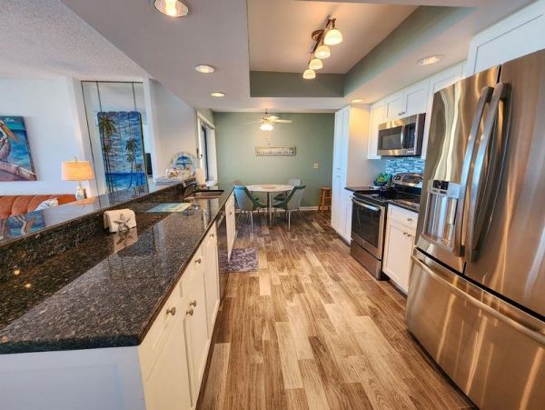 Beachfront Vacation Condo with 2 Bedroom in Belleair Beach