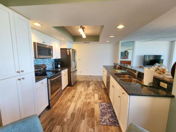 Beachfront Vacation Condo with 2 Bedroom in Belleair Beach