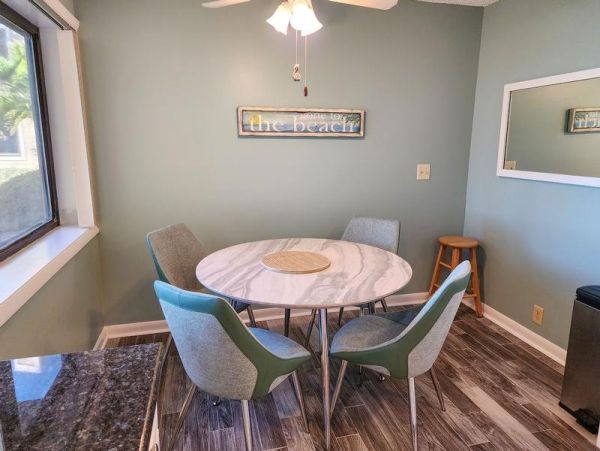 Beachfront Vacation Condo with 2 Bedroom in Belleair Beach