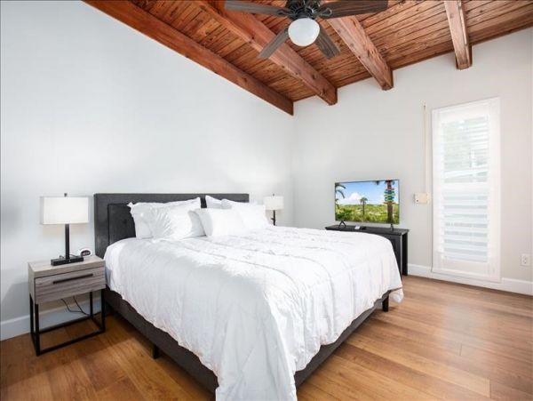 Incredible one-of-a-kind Beachfront Corner Unit in Treasure Island