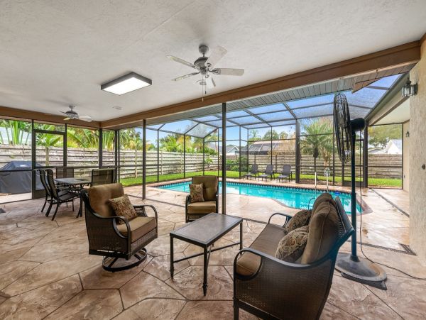 Bradenton Vacation Pool Home Four Bedroom