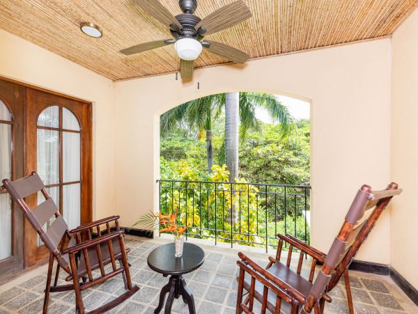 Luxury Villa with 8 Bedroom in Tamarindo