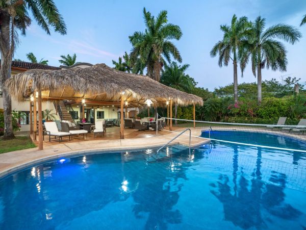 Luxury Villa with 8 Bedroom in Tamarindo