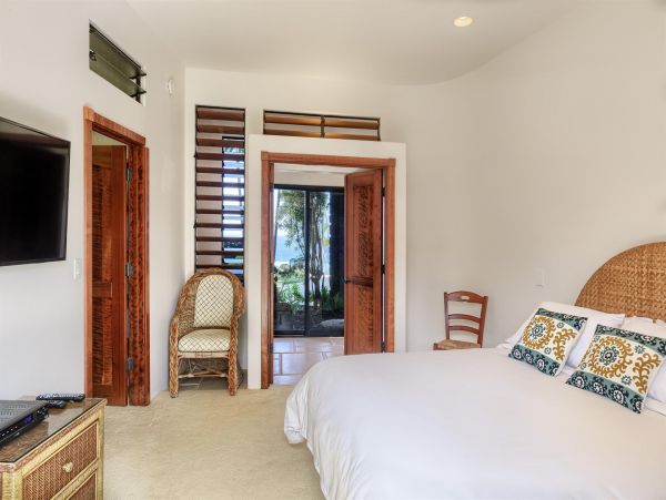 Kilauea Luxury 14 Bedroom Oceanfront Estate with Two Pools
