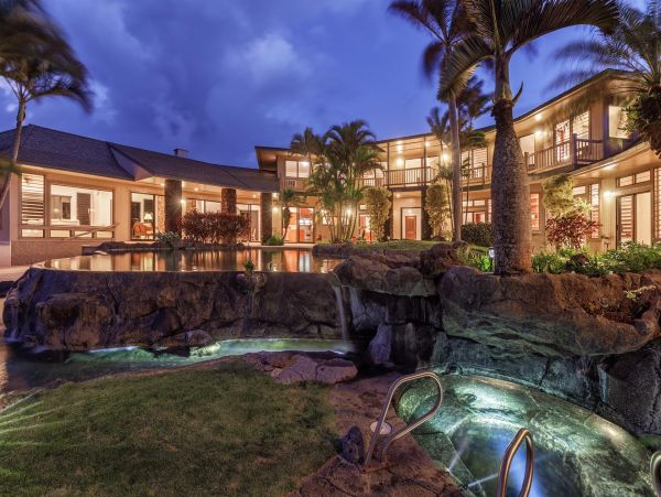 Kilauea Luxury 14 Bedroom Oceanfront Estate with Two Pools