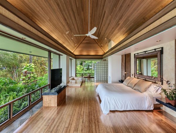 Kilauea Luxury 14 Bedroom Oceanfront Estate with Two Pools