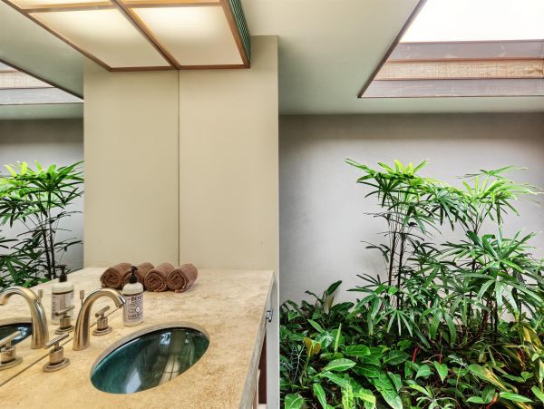 Kilauea Luxury 14 Bedroom Oceanfront Estate with Two Pools
