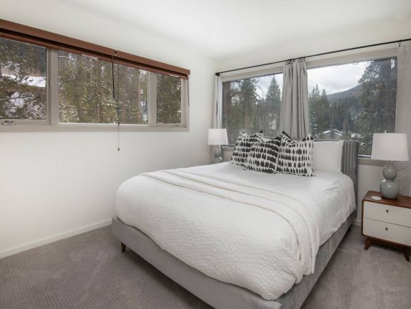 Home for Outdoor Admirers with 4 Bedroom in East Vail