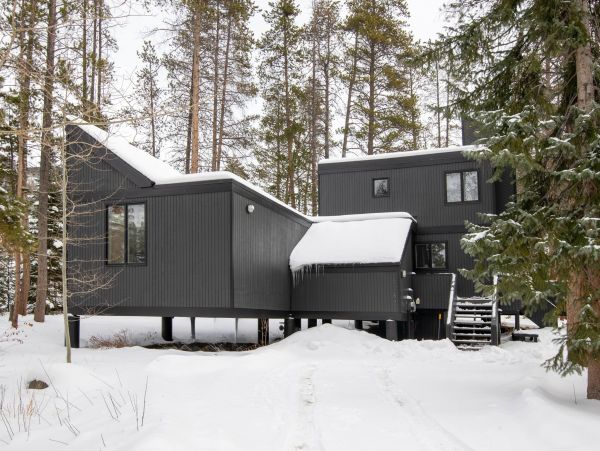Home for Outdoor Admirers with 4 Bedroom in East Vail