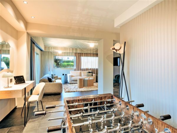 Gorgeous Oceanview Home 2 Bedroom Access to Luxury Resort