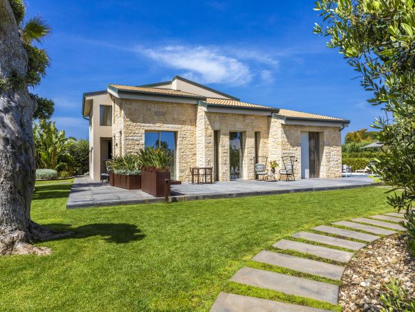 Three Bedroom Opulent Vacation Villa in Sicily