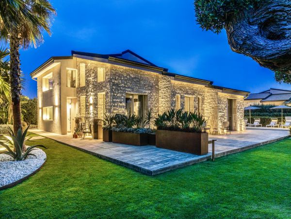 Three Bedroom Opulent Vacation Villa in Sicily