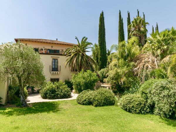 Sicily Ten Bedroom Estate with Pool & Tennis Court