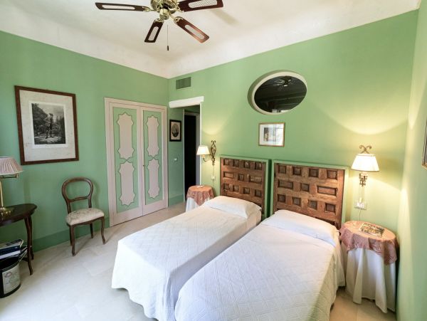 Sicily Ten Bedroom Estate with Pool & Tennis Court