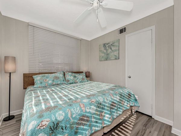 Steps to Beach Lido Key Vacation Home Two Bedroom