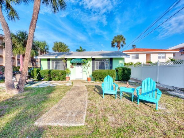 Steps to Beach Lido Key Vacation Home Two Bedroom