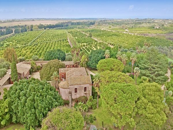 Magnificent Historical Sicilian Villa Main House & 2 Annexes