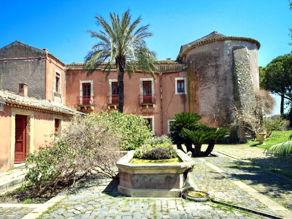 Magnificent Historical Sicilian Villa Main House & 2 Annexes